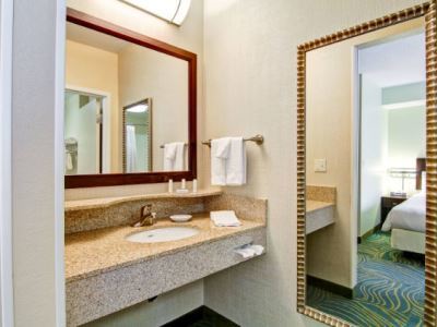 Hotel Springhill Erie 3*