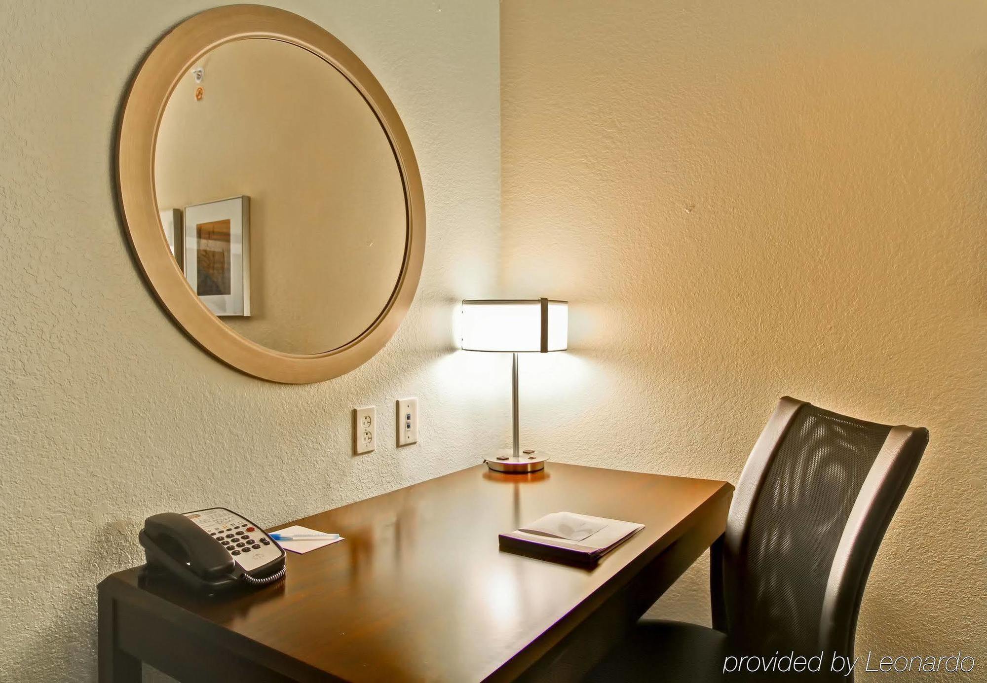 Hotel Springhill Erie 3*