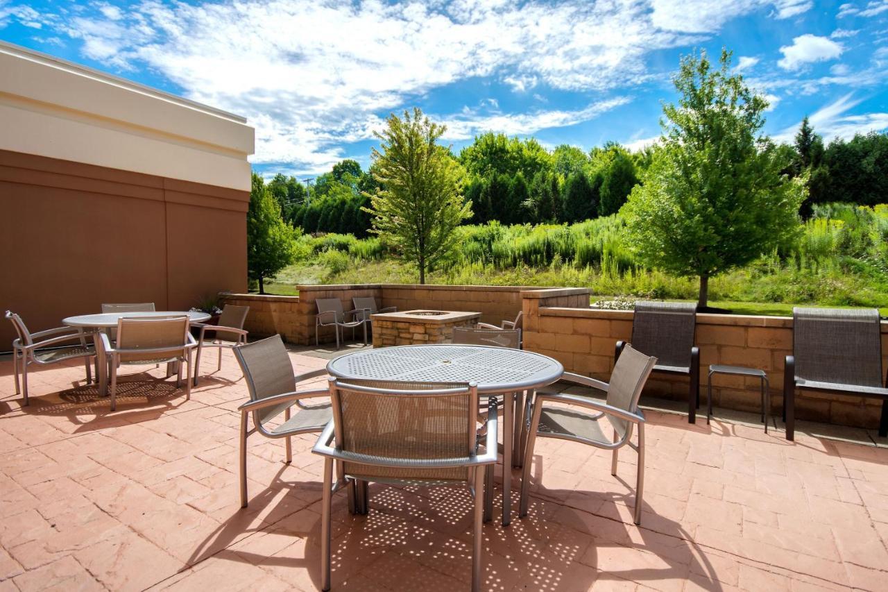 Springhill Hotel 3*