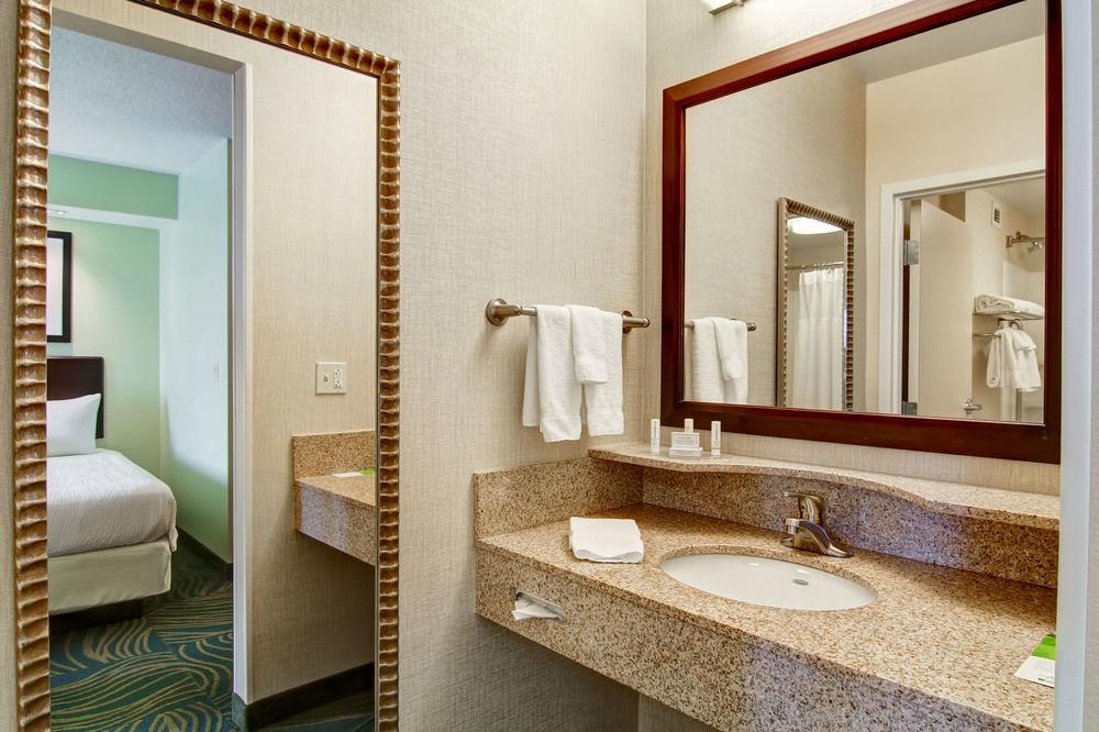 Hotel Springhill Erie
